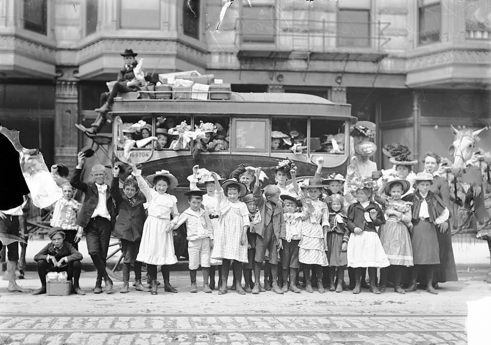 #168 Children assembled in and around a horse-drawn carriage during a Chicago Daily News Fresh-Air Fund outing, Chicago, Illinois, 1902