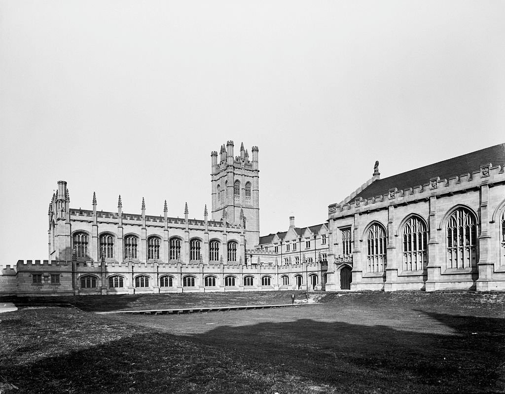 #176 Hutchinson Hall, Mitchell Tower, Reynolds Club, and Leon Mandel Assembly Hall at the University of Chicago, 1901