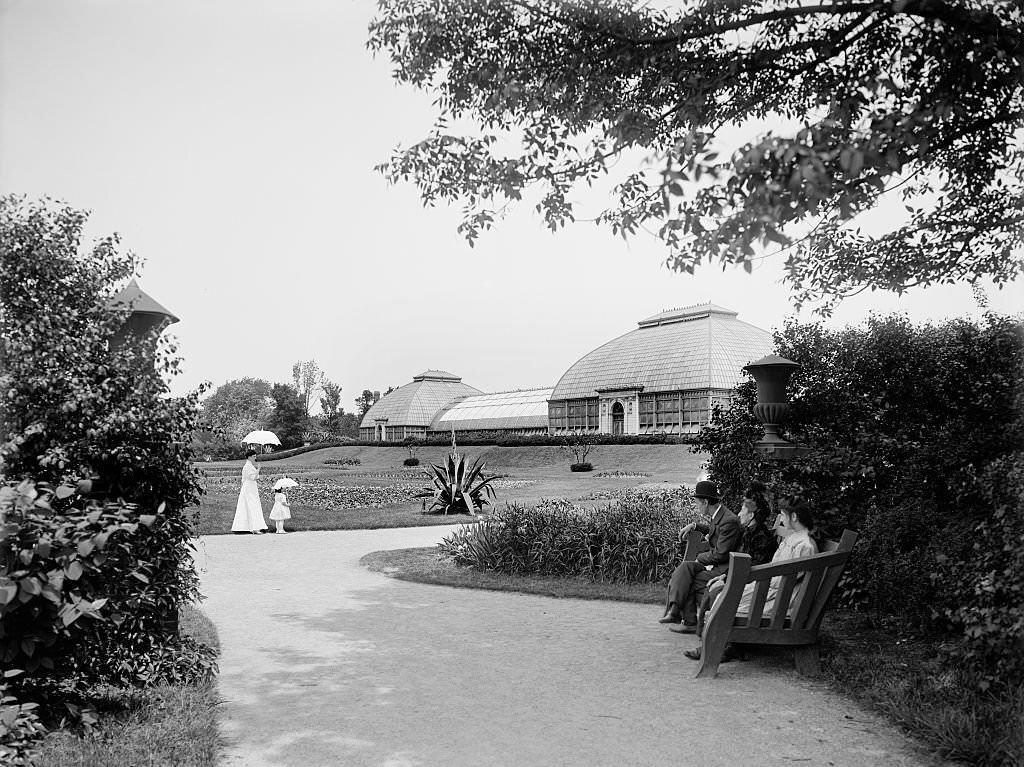 #180 Conservatory, Washington Park, Chicago, Illinois, 1905.