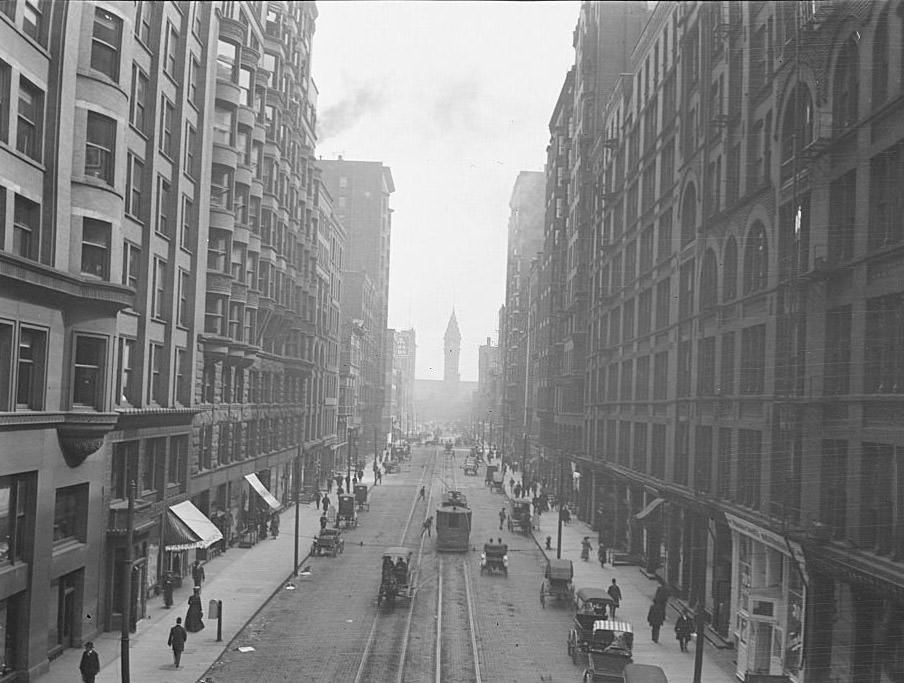#201 View south on Dearborn Street from Van Buren Street, Chicago, 1905.