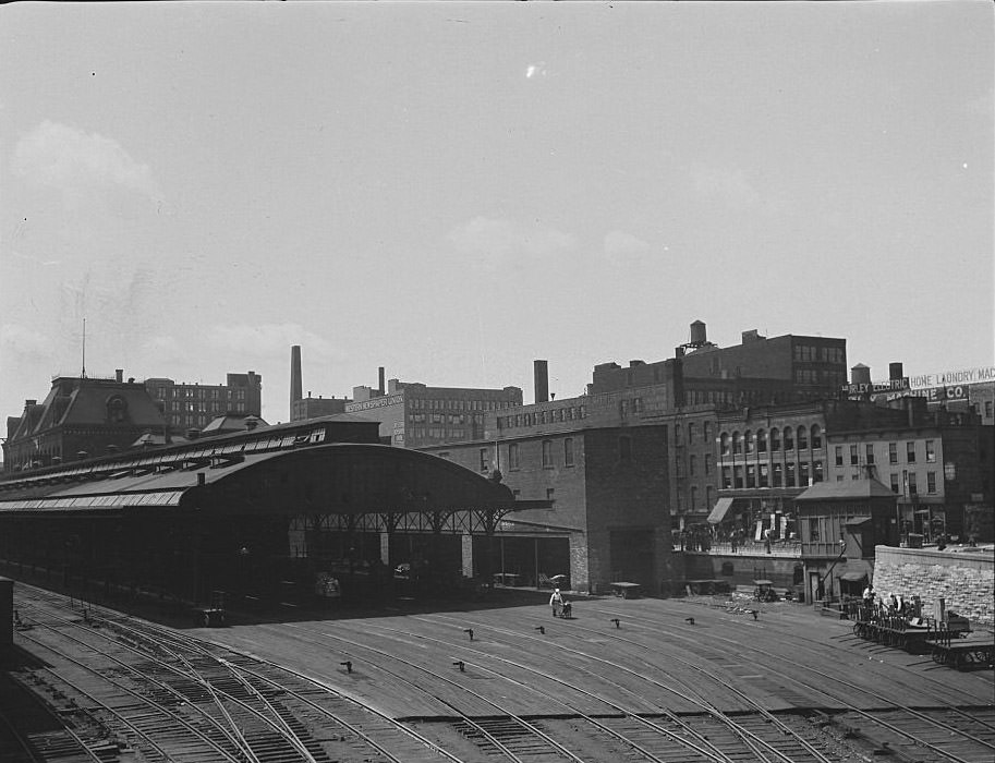 #204 View of Union Depot from the Desplaines Bridge, Chicago, Illinois, 1905