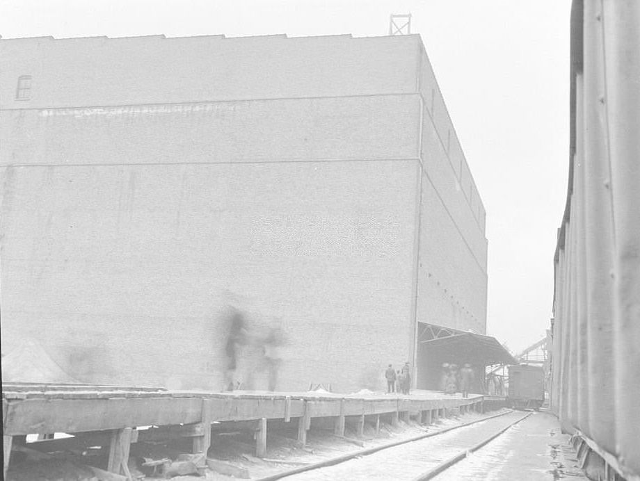 #220 Railroad yards, Chicago, Illinois, 1905