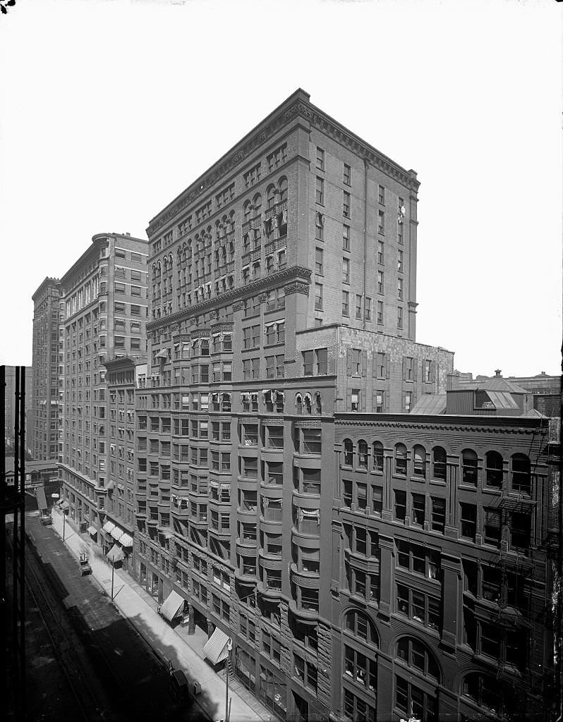 #234 Dearborn Street looking north from Congress, Chicago, Illinois, 1905.