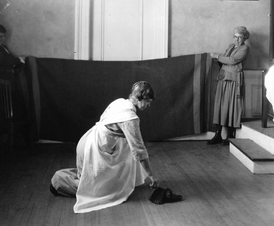 The correct way to do housework: A Photographic Guide to Housework from 1921 Weird