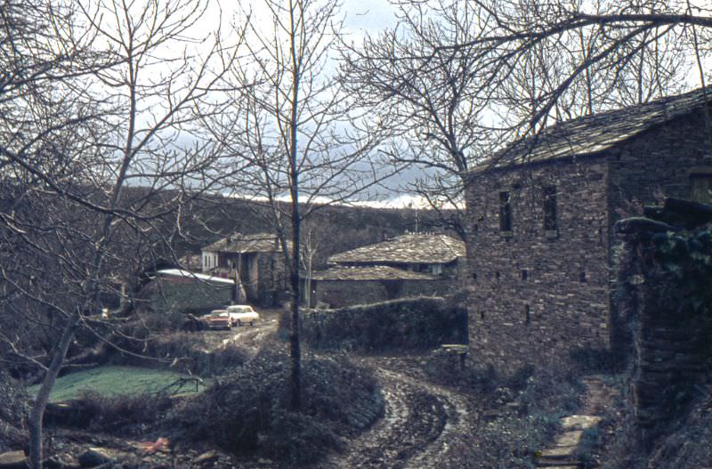 #289 Santalla de Bardaos, Galicia, January 1977