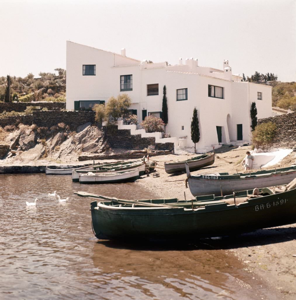 #12 Property of Salvador Dali in Port Lligat, dans les années 1960.