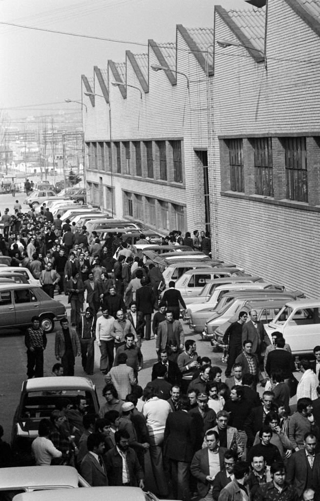 #121 Life in Spain during the process of democratic transition, 1977