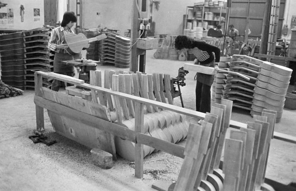 #124 Life in Spain during the process of democratic transition, 1977
