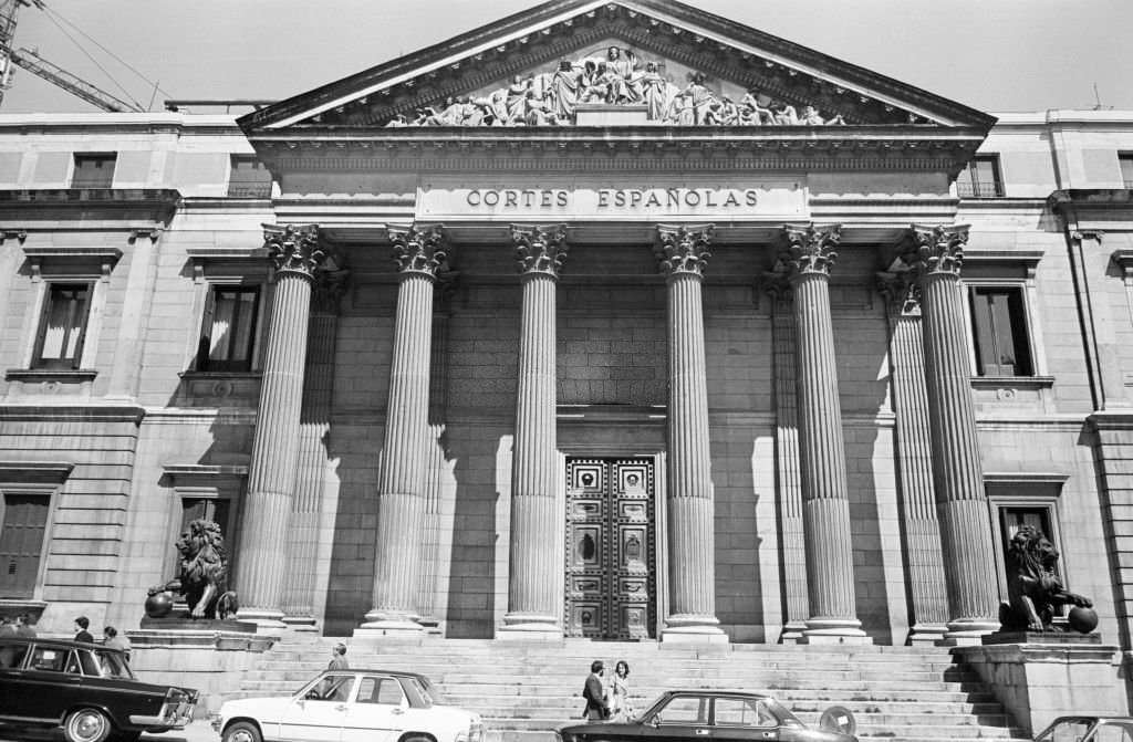 #125 Life in Spain during the process of democratic transition, 1977