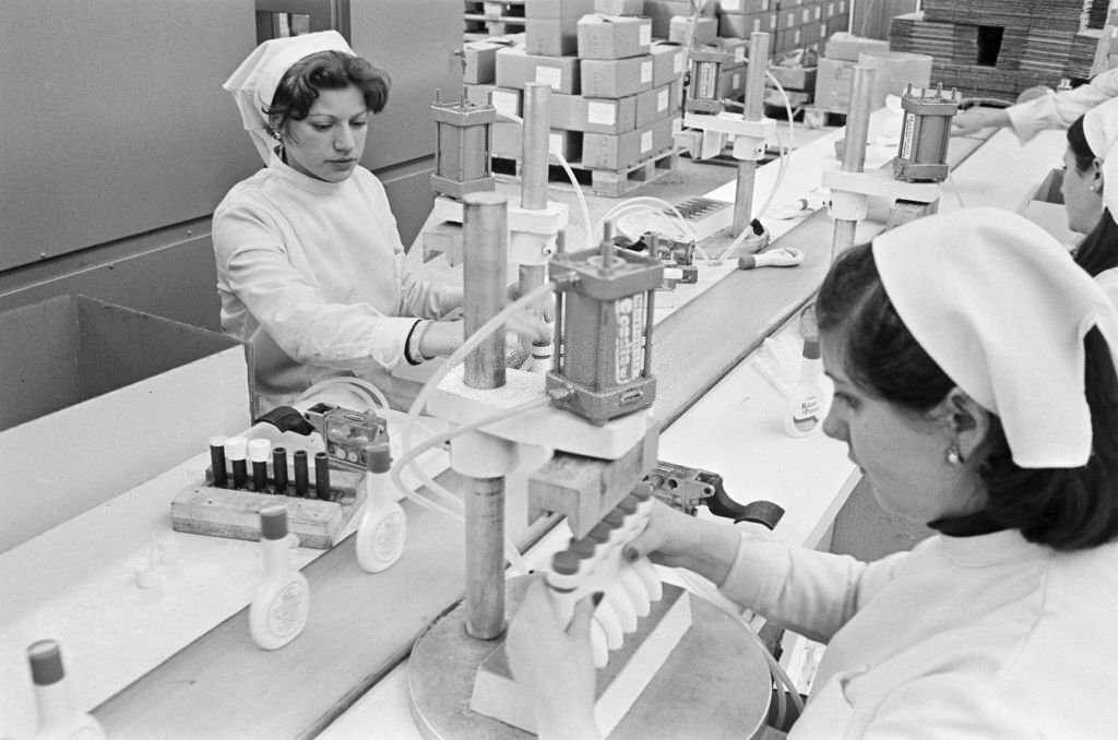 #135 Spain, April 1977