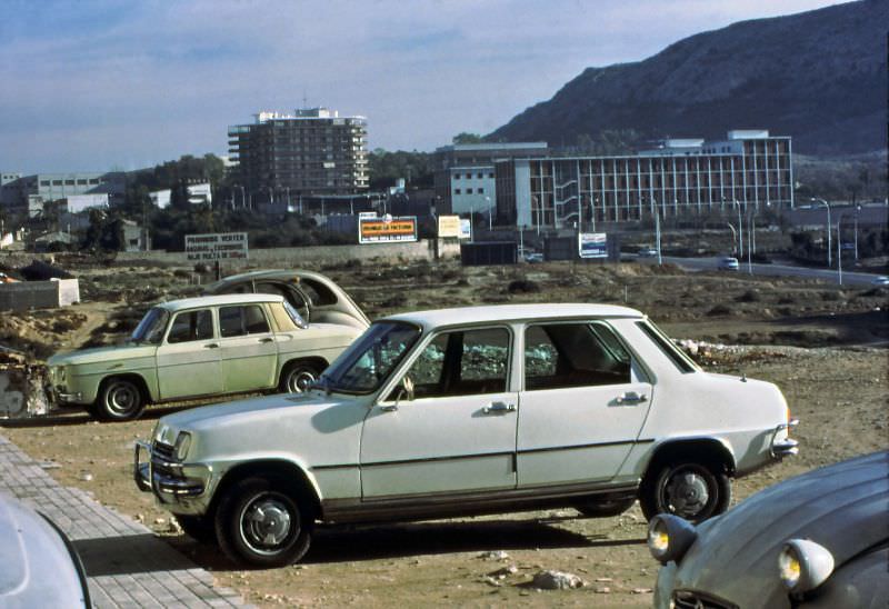 #252 Renault R5 with trunk, Alicante, Valencia, 1977