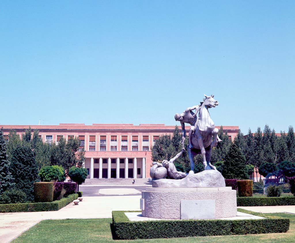 View of Anna Hyatt Huntington’s ‘Los portadores de la antorcha’ (The Torch Bearers) outside the Medical school at the University City of Madrid, Spain, 1970.