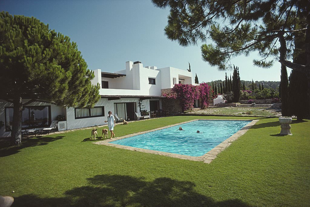 #91 Fosca, Vera, & Fiona Bertran holidaying in Roca Llisa, on the island of Ibiza, Spain, 1978.