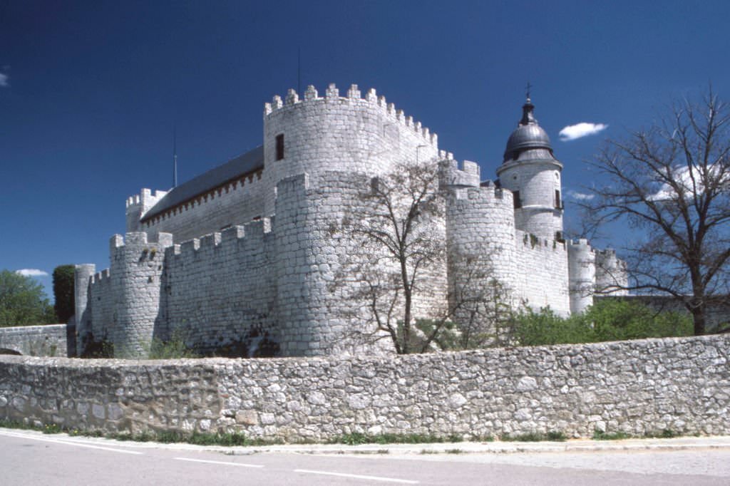 #101 The castle of Simancas, in May 1985, Spain.