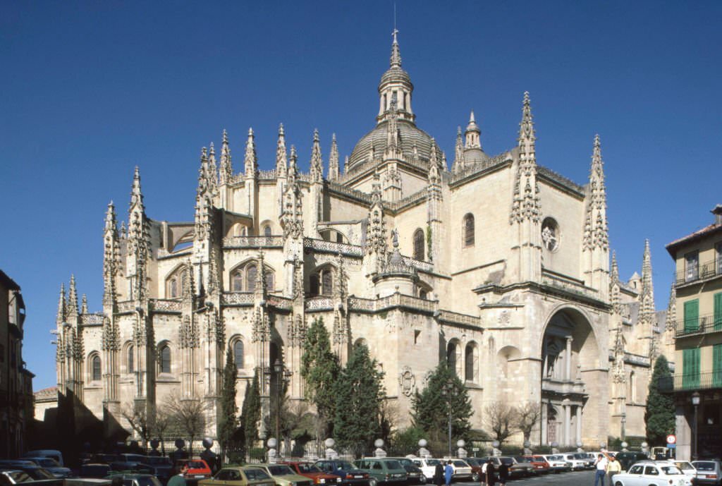 #103 The apse of the Cathedral of Segovia, in May 1985, Spain.
