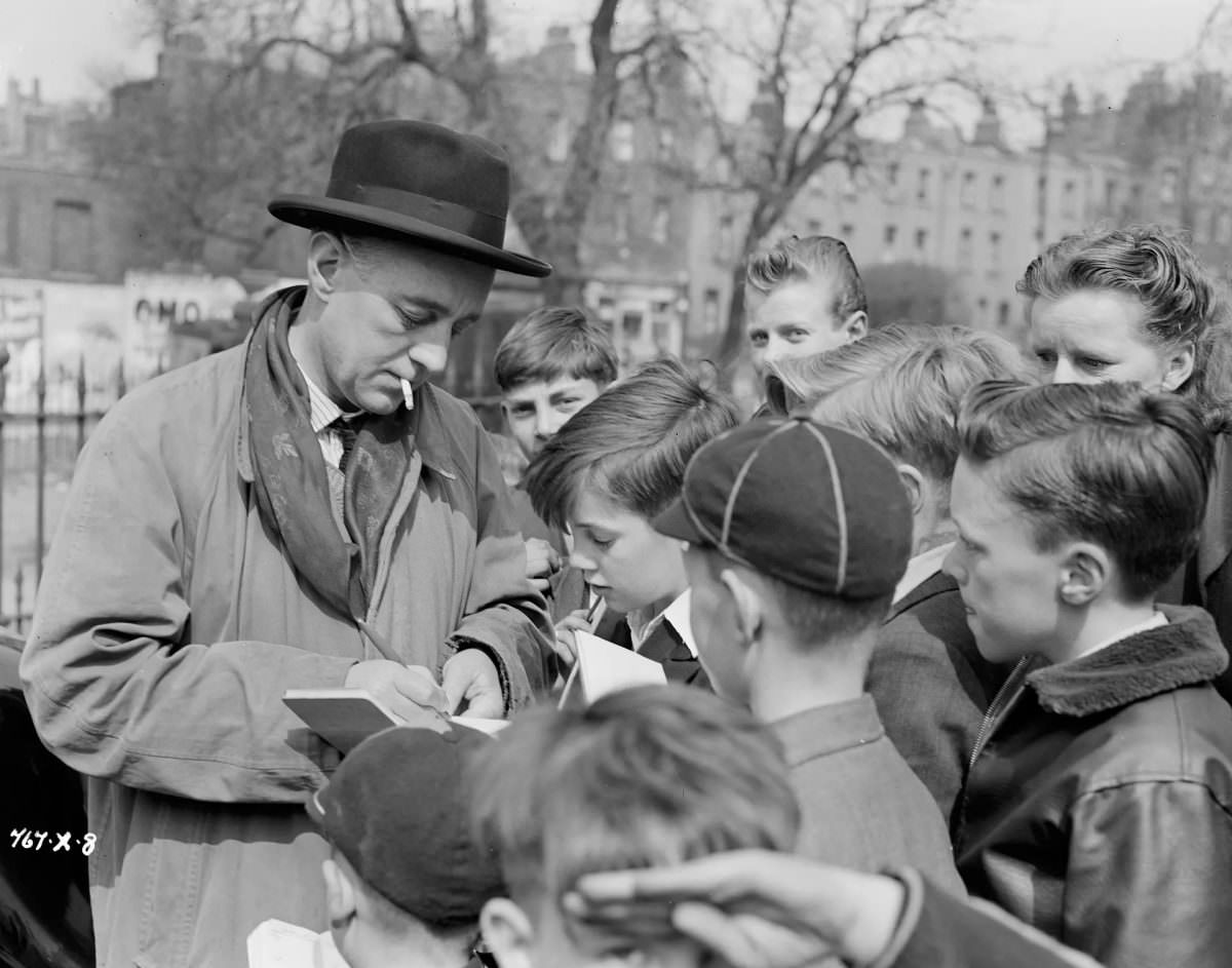 Stunning Behind-the-Scenes from &;The Ladykillers (1955), A Comic Crime Caper Movies