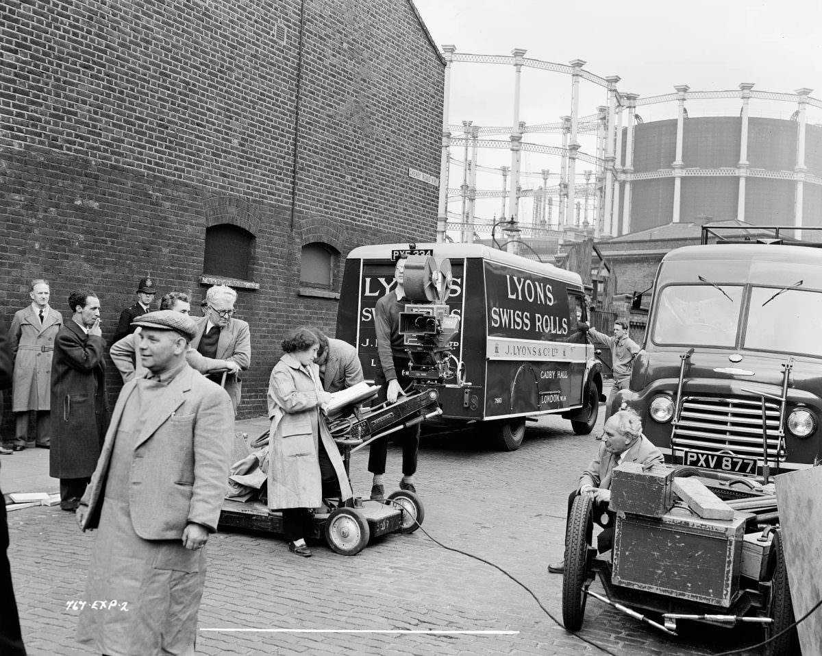 Stunning Behind-the-Scenes from &;The Ladykillers (1955), A Comic Crime Caper Movies
