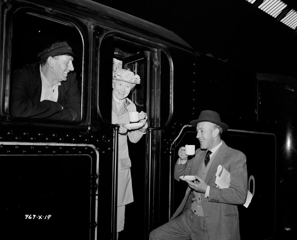Stunning Behind-the-Scenes from &;The Ladykillers (1955), A Comic Crime Caper Movies