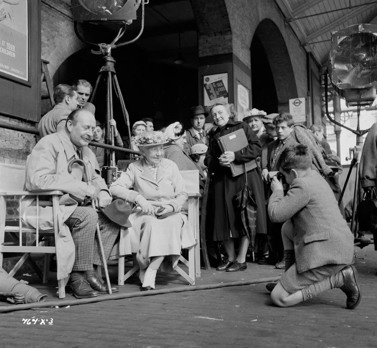 Stunning Behind-the-Scenes from &;The Ladykillers (1955), A Comic Crime Caper Movies