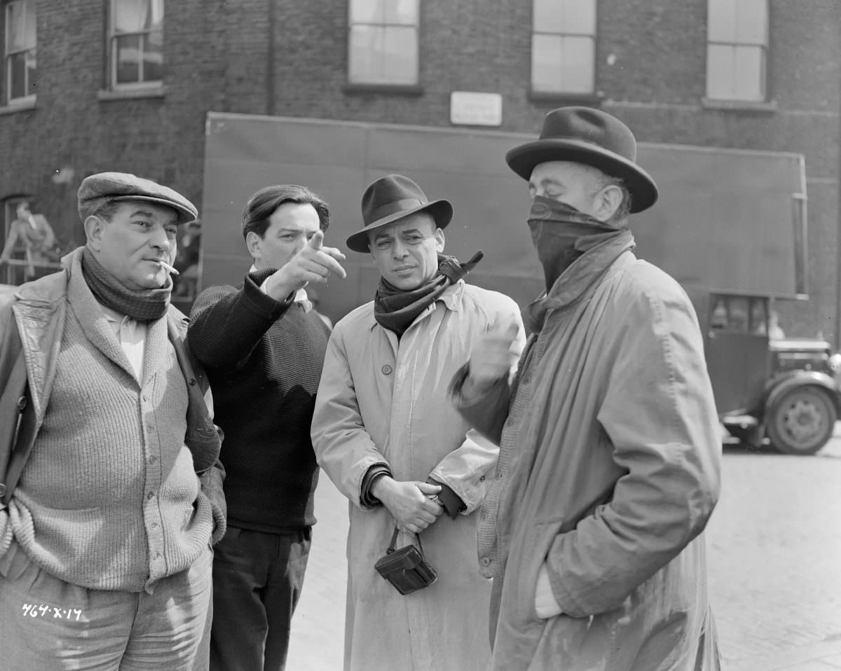 Stunning Behind-the-Scenes from &;The Ladykillers (1955), A Comic Crime Caper Movies