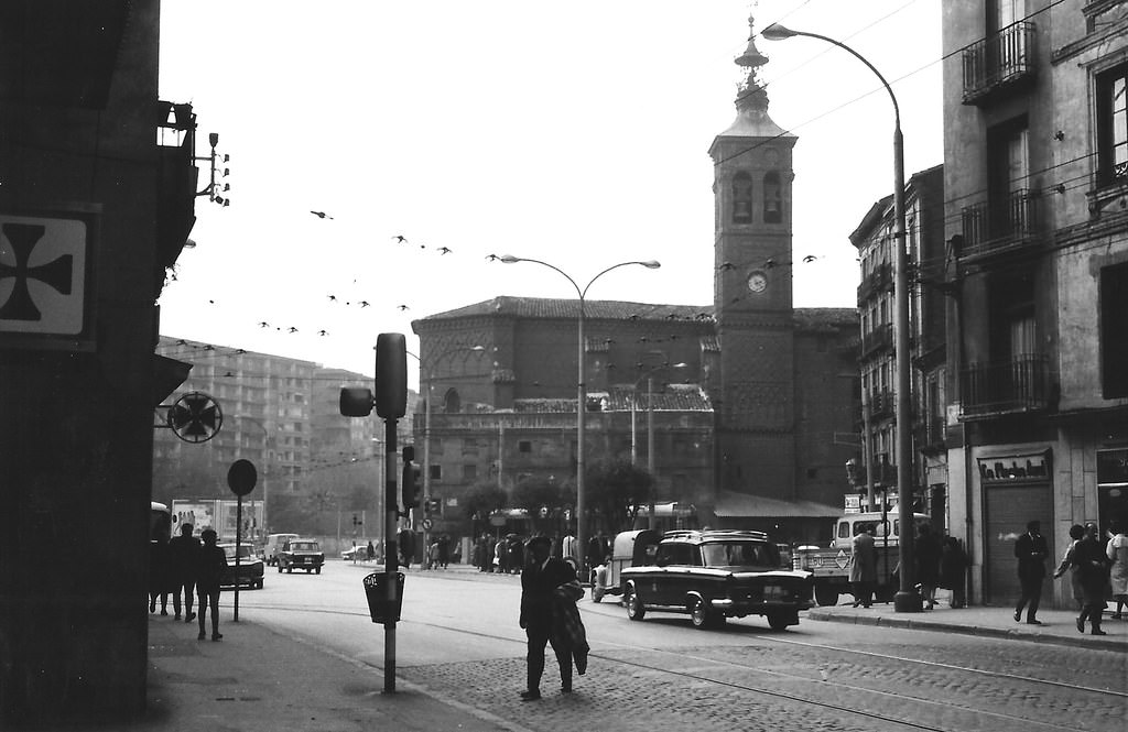 #122 View of the square and church of San Miguel from Espartero street, 1971