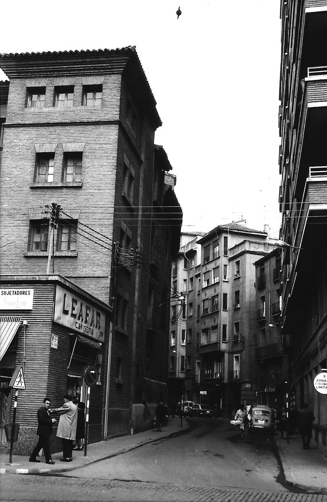 #133 Entrance to Calle de San Jorge from Coso Bajo, 1971