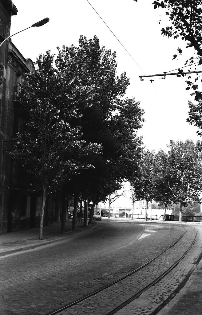 #187 End of the Coso Bajo, at its confluence with the Paseo de Echegaray y Caballero. In the background, the Stone Bridge.