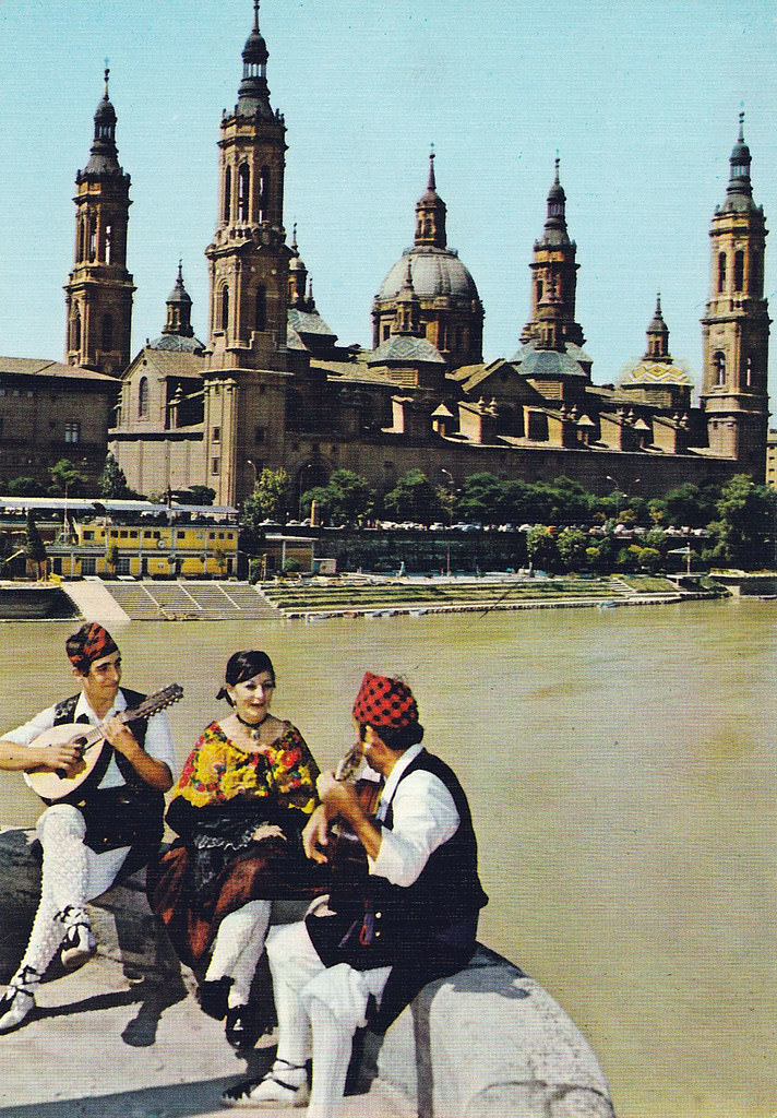 #26 Trio of baturros on the Puente de Piedra. In the background, the Pilar, 1972