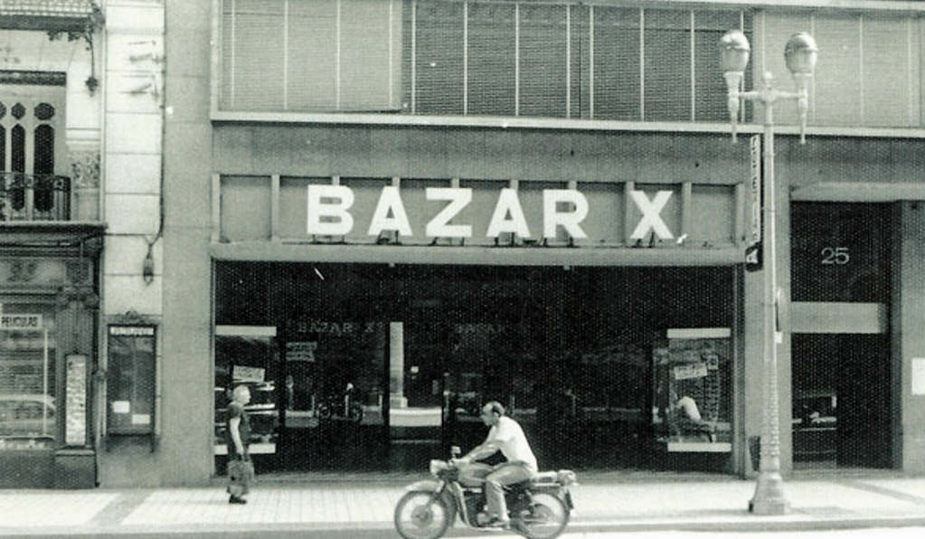 #57 osé Laporta. Located at number 25 of the Coso Alto, Bazar X closed in January 1974.