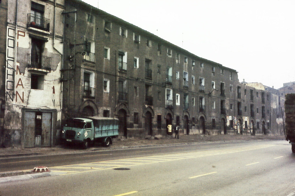 #9 Serial houses from the 18th century built between the banks of the Ebro and Calle de los Infantes de San Pablo, 1970