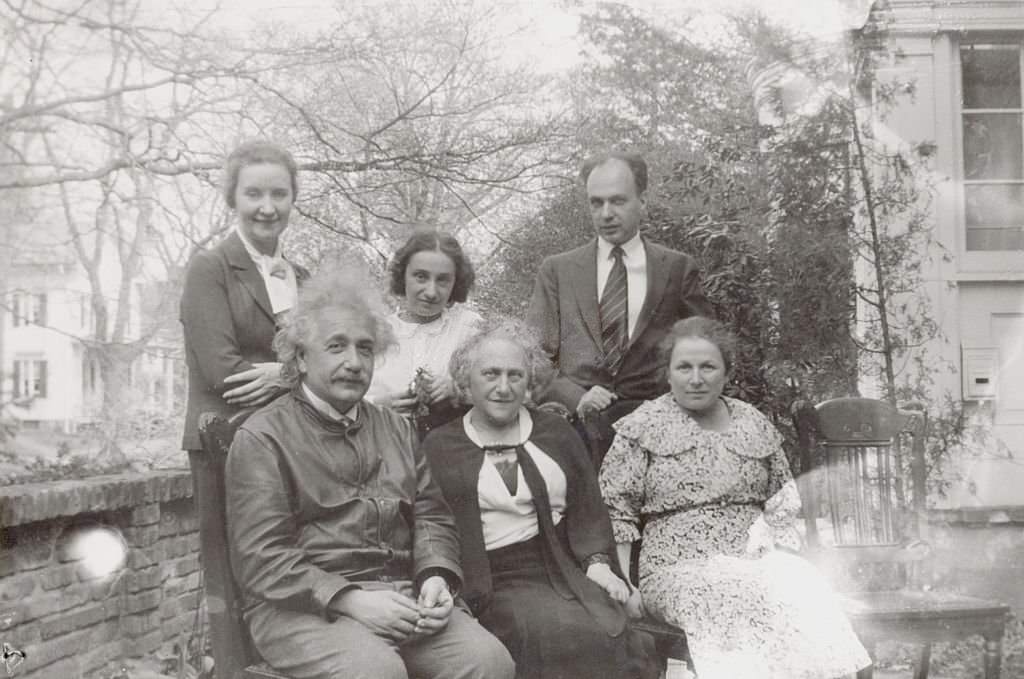 #62 Einstein carried on a romantic relationship with Margarita Konenkova, who was identified as a Soviet agent.