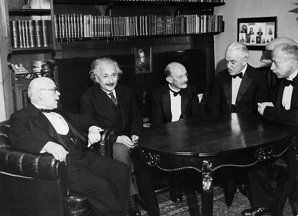 #127 Einstein, Albert – physicist, Germany/USA *14.03.1879-18.04.1955+ – Albert Einstein visiting Max Laue in Berlin, 1928