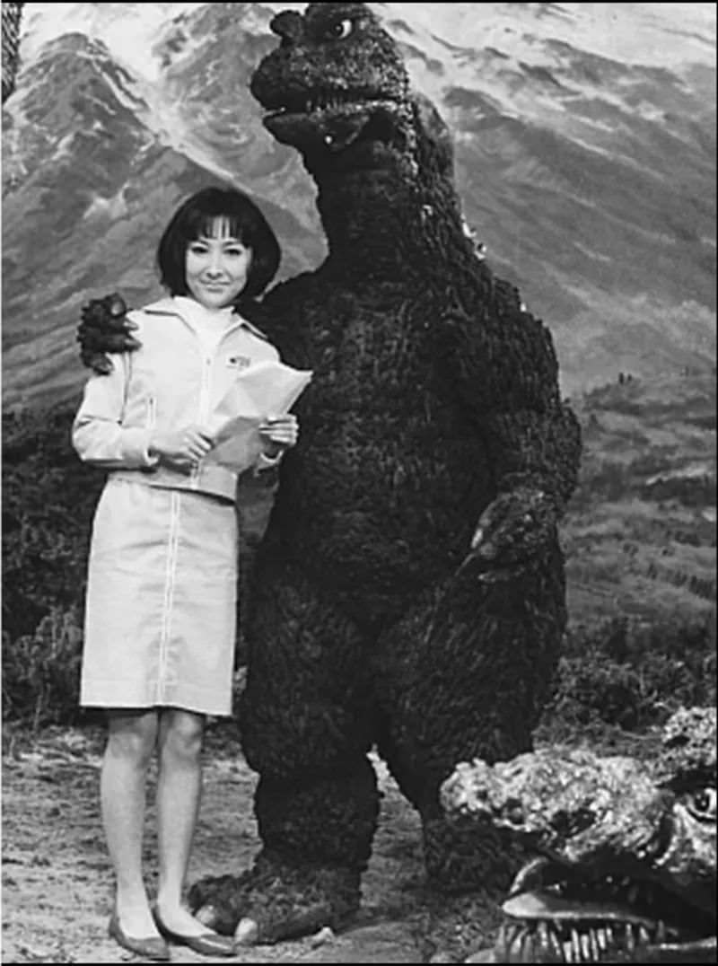 Stunning Behind-the-scene Photos from the Making of the first Godzilla movie, 1954 Movies