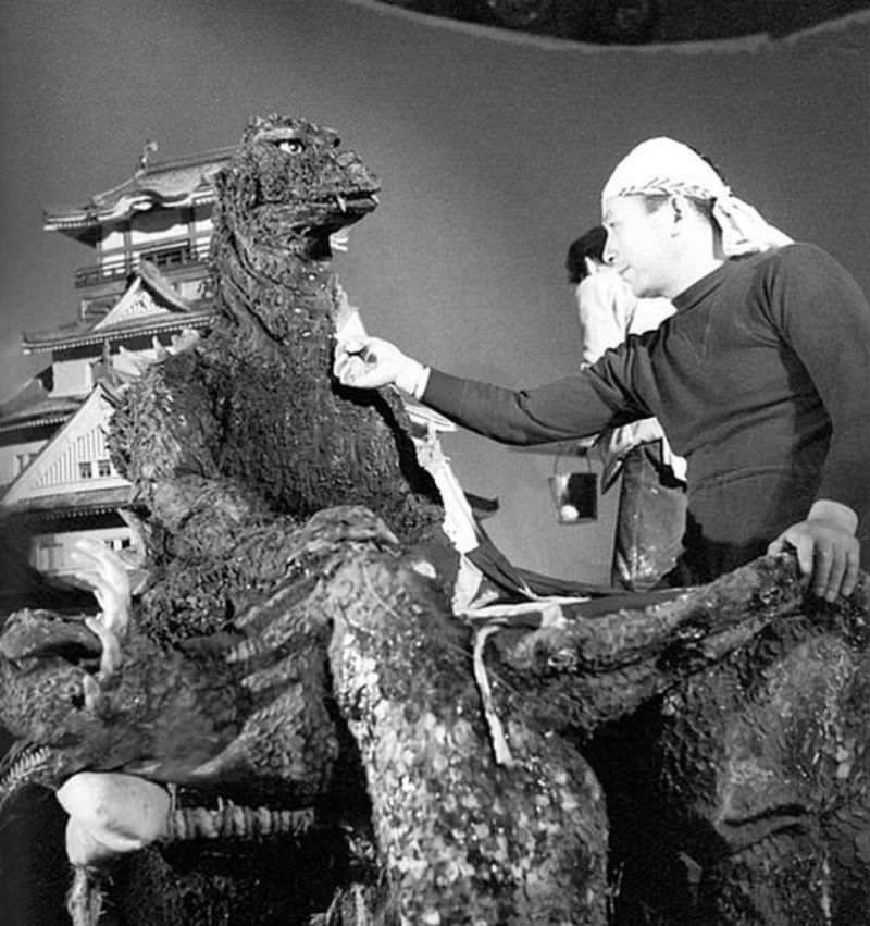 Stunning Behind-the-scene Photos from the Making of the first Godzilla movie, 1954 Movies
