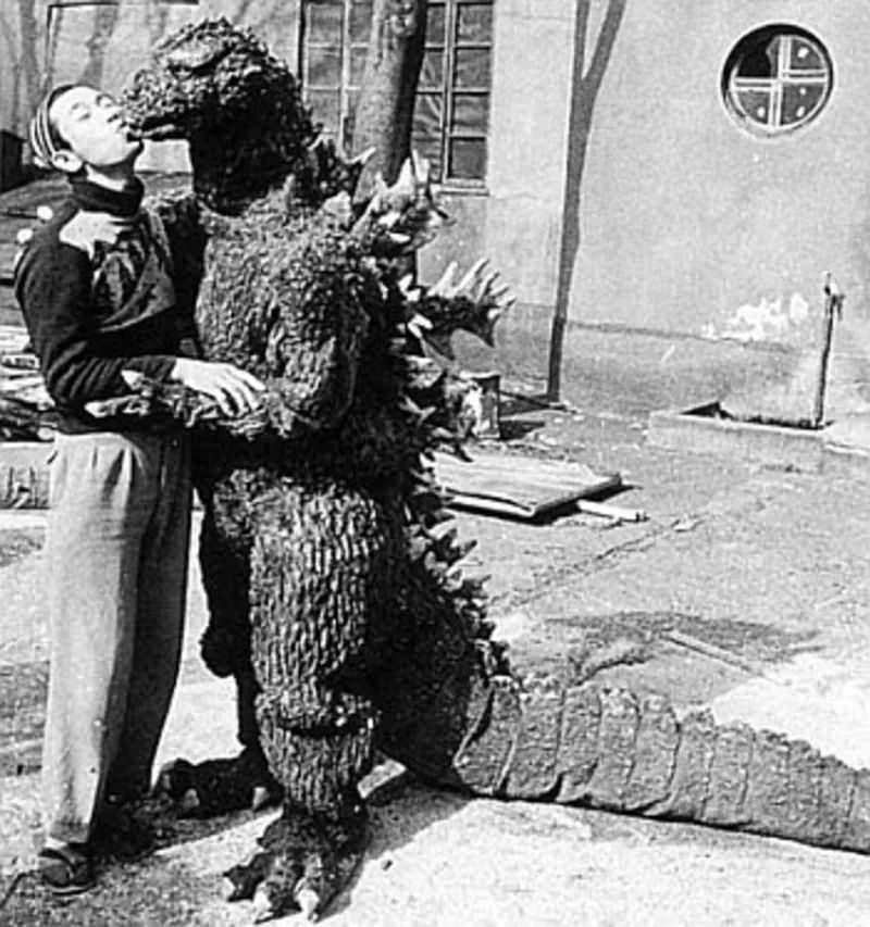 Stunning Behind-the-scene Photos from the Making of the first Godzilla movie, 1954 Movies