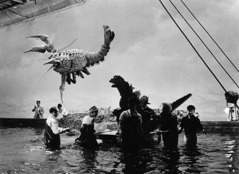 Stunning Behind-the-scene Photos from the Making of the first Godzilla movie, 1954 Movies