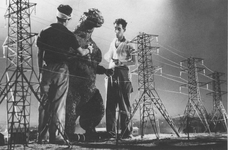 Stunning Behind-the-scene Photos from the Making of the first Godzilla movie, 1954 Movies