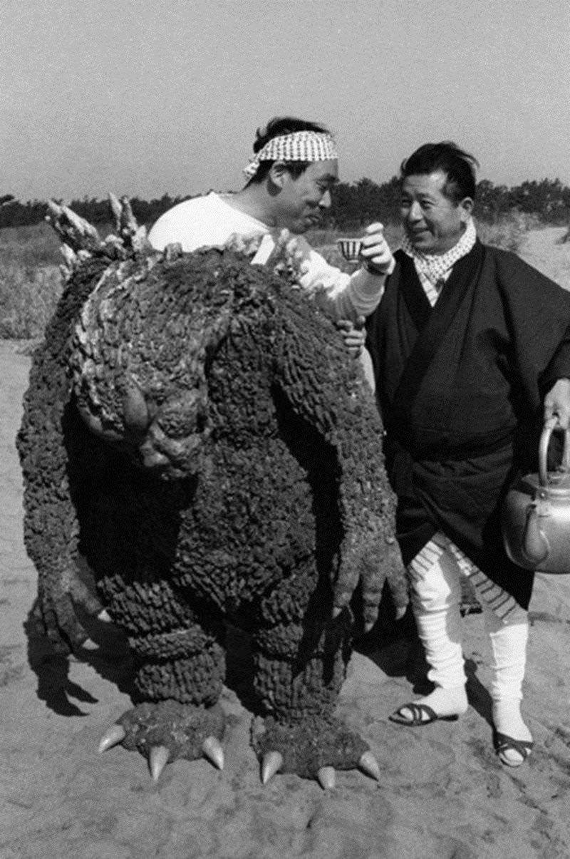 Stunning Behind-the-scene Photos from the Making of the first Godzilla movie, 1954 Movies