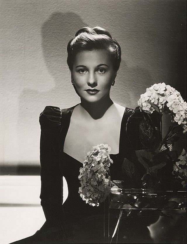 #17 Joan Fontaine, 1944