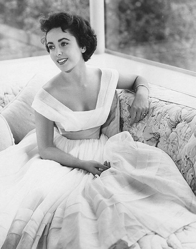 #22 Elizabeth Taylor, 1948