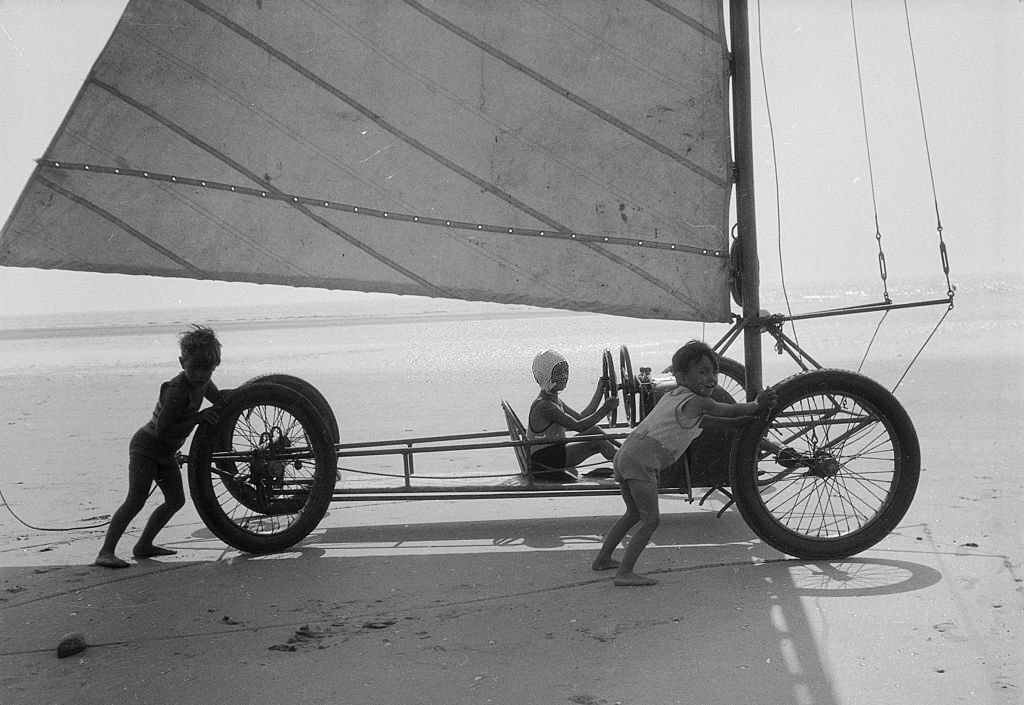 #148 Sand yacht. Deauville, 1937.