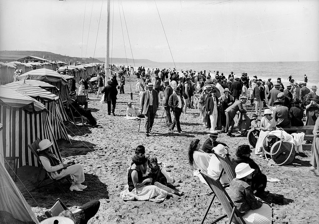 #28 Deauville, 1920