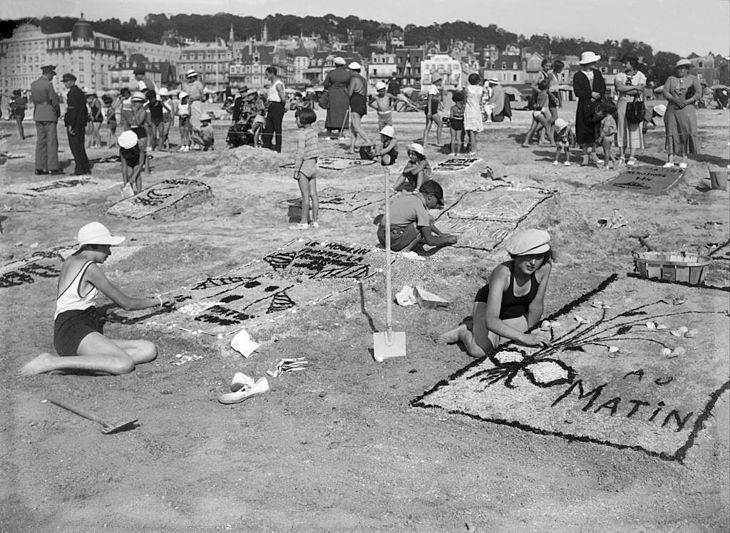 #80 Contest of Sandworks on the beach of Deauville, 1930s