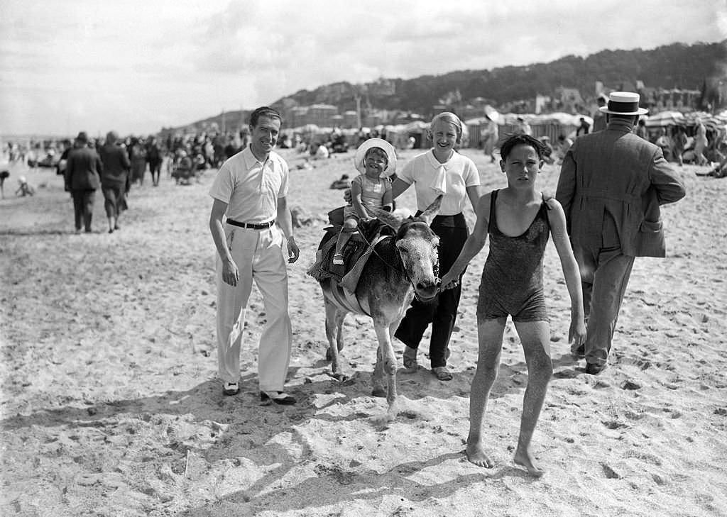 #85 Jackie Garai on a Beach of Deauville, 1932
