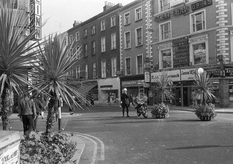#9 Pedestrianisation of Grafton Street, 1971.