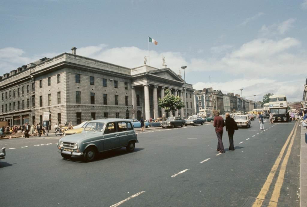 #113 Exterior view of General Post Office, Dublin, 1970s