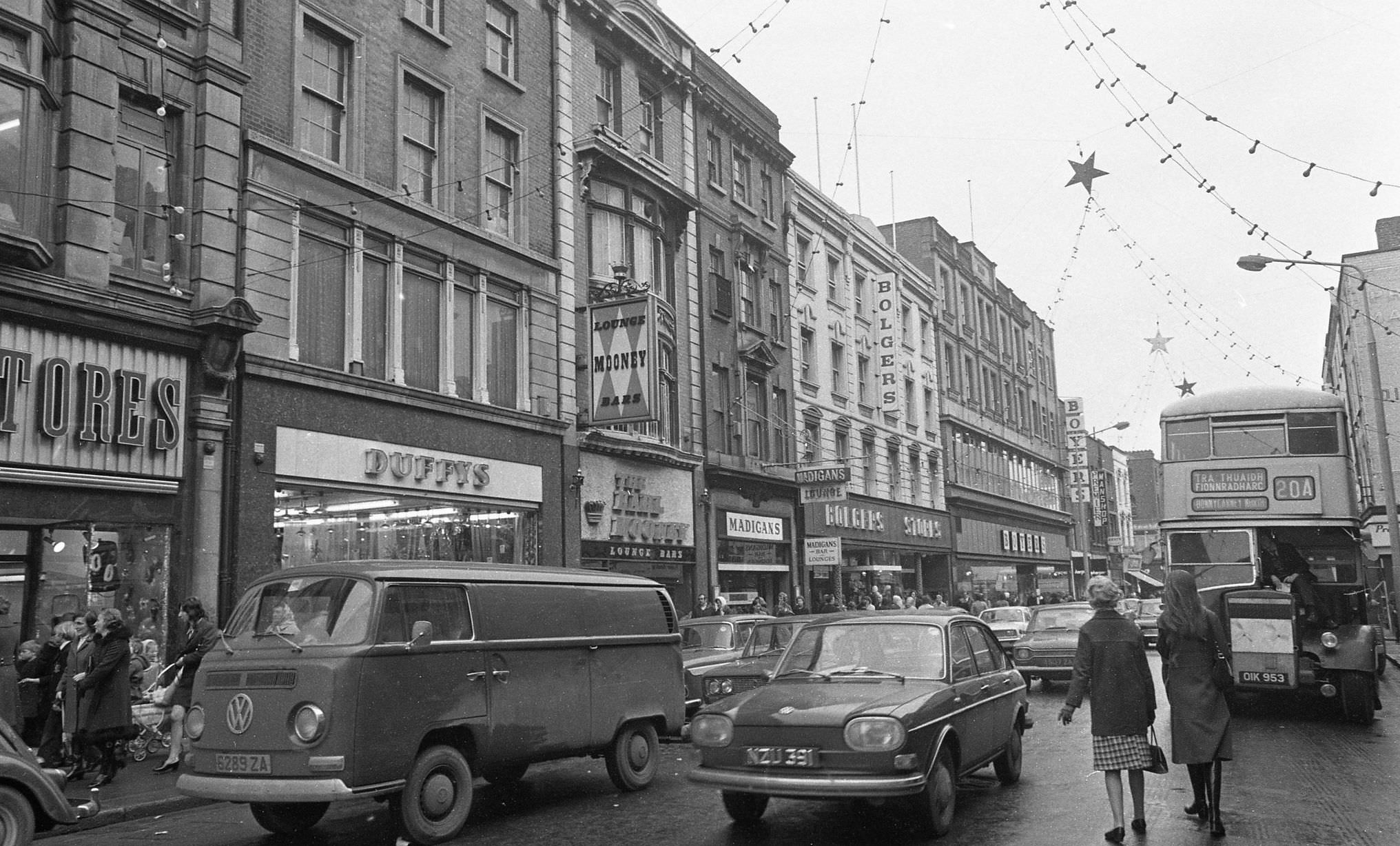 #28 Scenes from Talbot Street and North Earl Street in December 1971