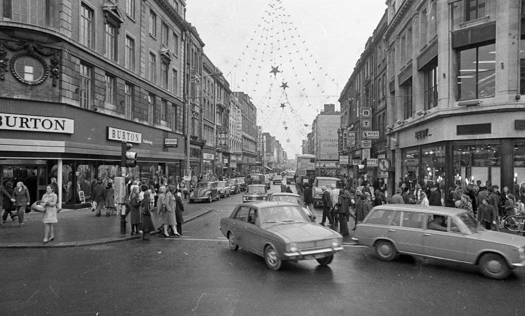 #46 Scenes from Talbot Street and North Earl Street, Dublin, 1971