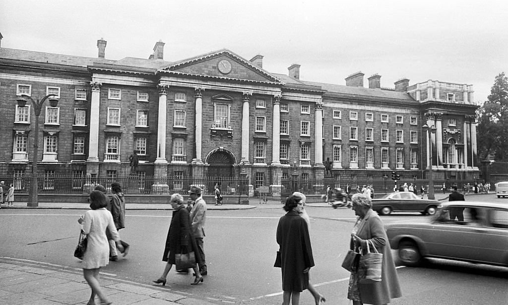 #54 Trinity College, 1971