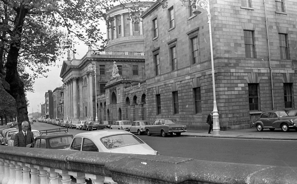 #55 The Four Courts, Dublin, 1971